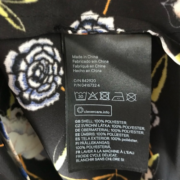 H&M - 8$ Flowy black top - 8 - Picture 4 of 5